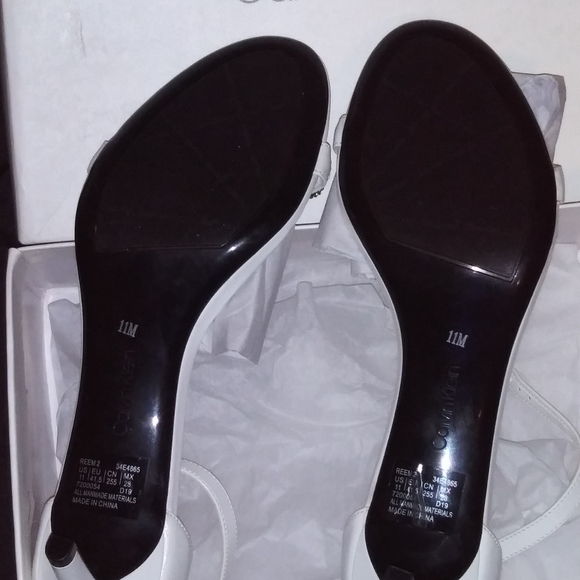 Calvin Klein" Reem 2" Ankle Strap Sandal In White Leather - Picture 10 of 16